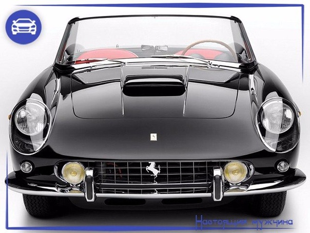 Красивый ретро автомобиль.